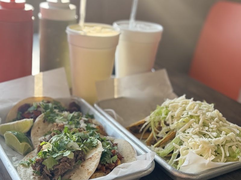 Taqueria El Jacalito interior